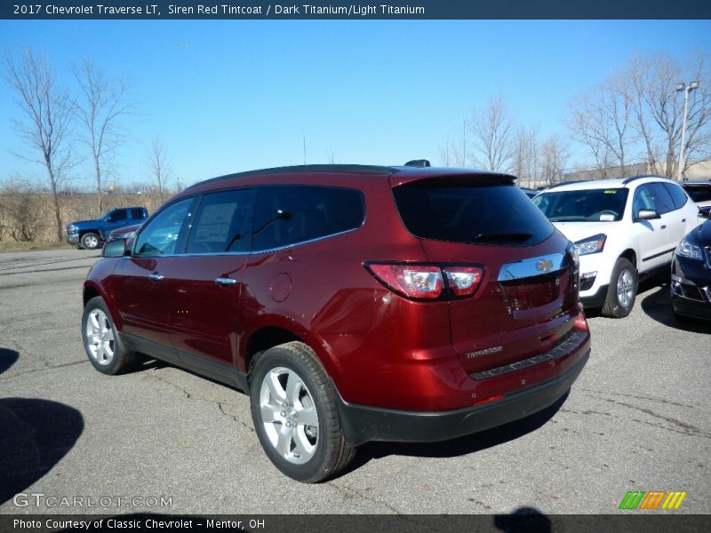Siren Red Tintcoat / Dark Titanium/Light Titanium 2017 Chevrolet Traverse LT