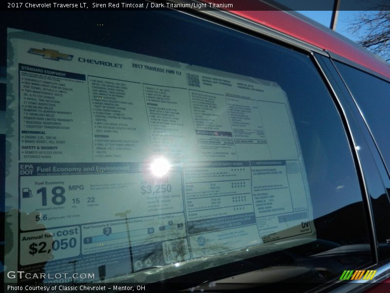 Siren Red Tintcoat / Dark Titanium/Light Titanium 2017 Chevrolet Traverse LT