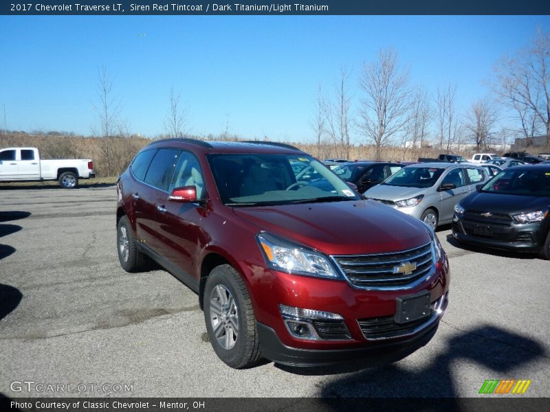 Siren Red Tintcoat / Dark Titanium/Light Titanium 2017 Chevrolet Traverse LT