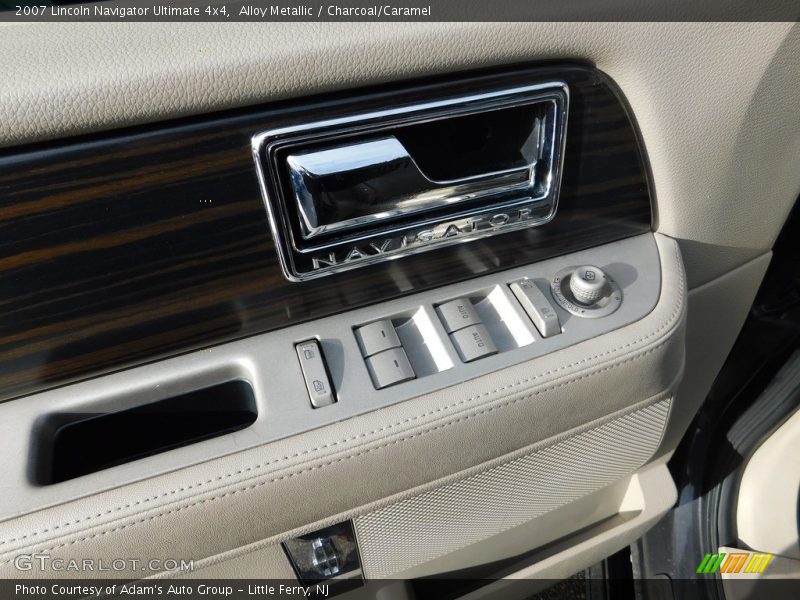 Alloy Metallic / Charcoal/Caramel 2007 Lincoln Navigator Ultimate 4x4