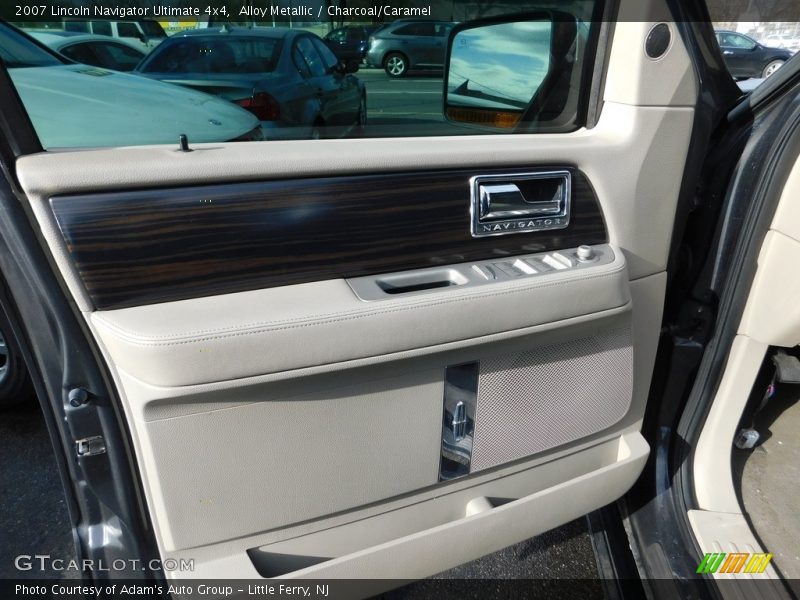 Alloy Metallic / Charcoal/Caramel 2007 Lincoln Navigator Ultimate 4x4