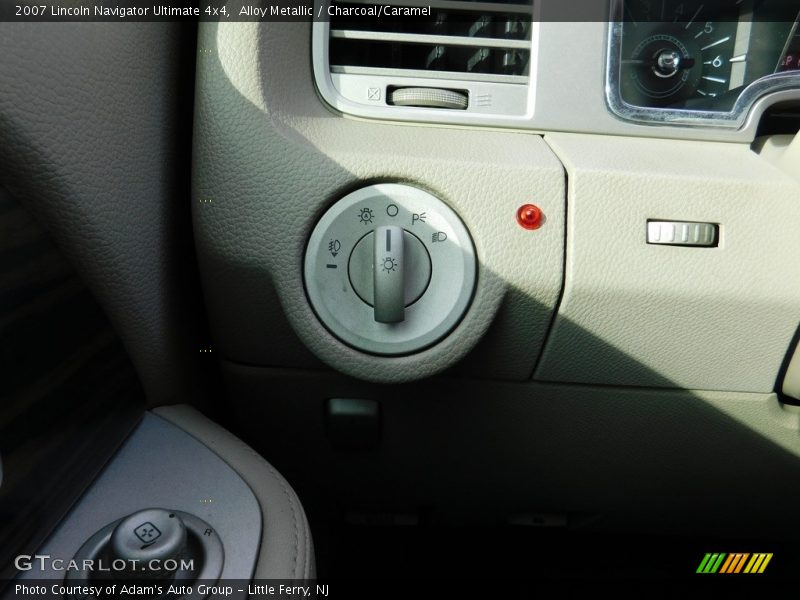 Alloy Metallic / Charcoal/Caramel 2007 Lincoln Navigator Ultimate 4x4