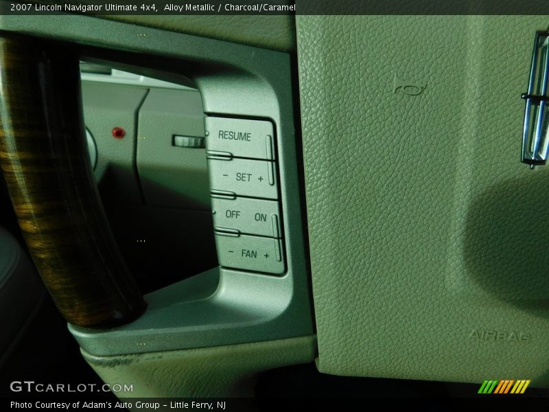 Alloy Metallic / Charcoal/Caramel 2007 Lincoln Navigator Ultimate 4x4