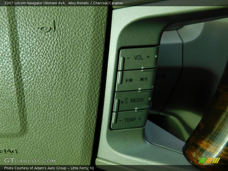 Alloy Metallic / Charcoal/Caramel 2007 Lincoln Navigator Ultimate 4x4