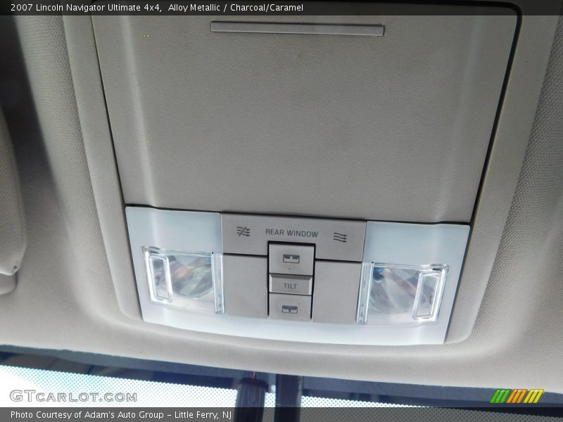Alloy Metallic / Charcoal/Caramel 2007 Lincoln Navigator Ultimate 4x4