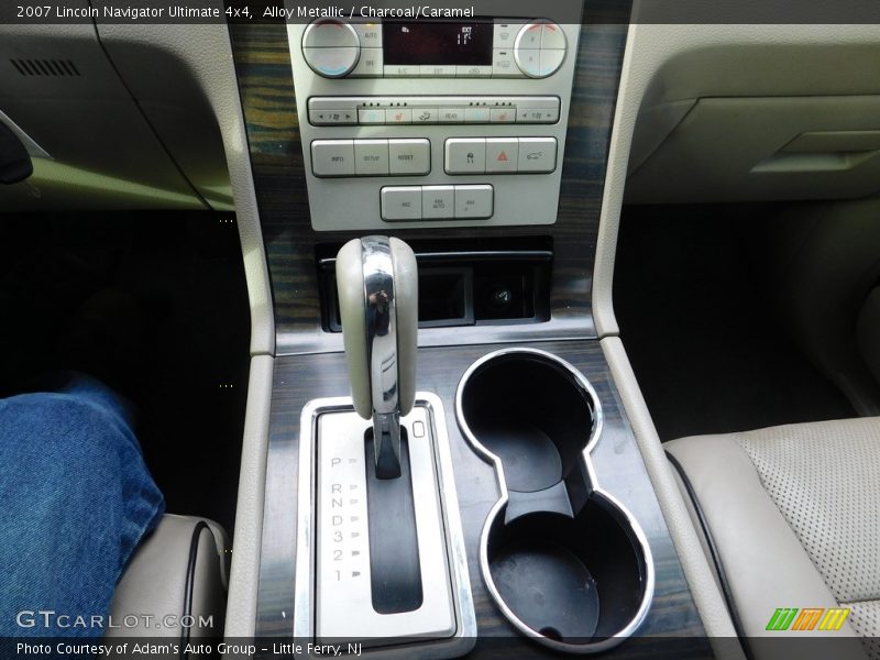 Alloy Metallic / Charcoal/Caramel 2007 Lincoln Navigator Ultimate 4x4