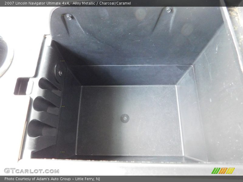 Alloy Metallic / Charcoal/Caramel 2007 Lincoln Navigator Ultimate 4x4