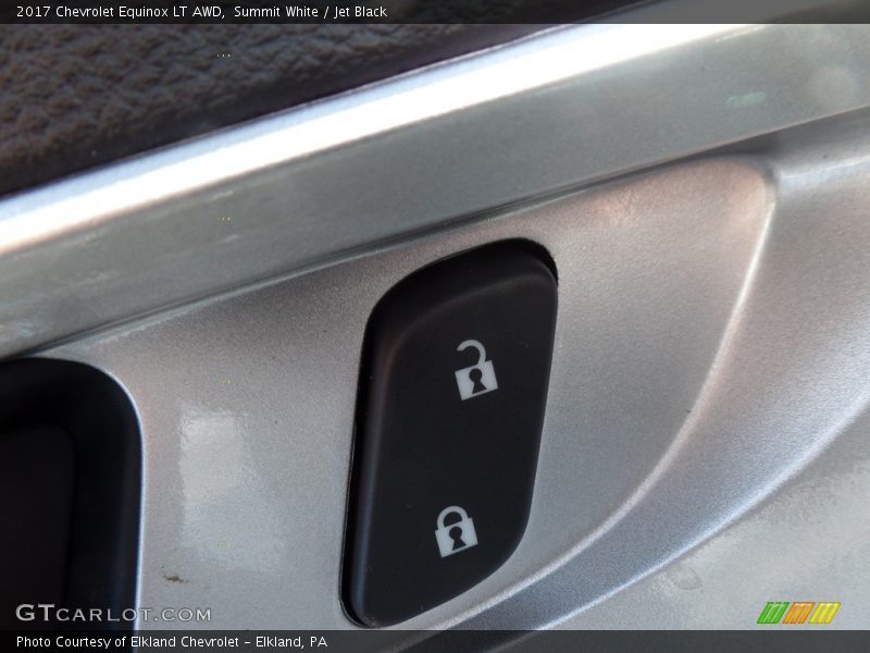 Summit White / Jet Black 2017 Chevrolet Equinox LT AWD