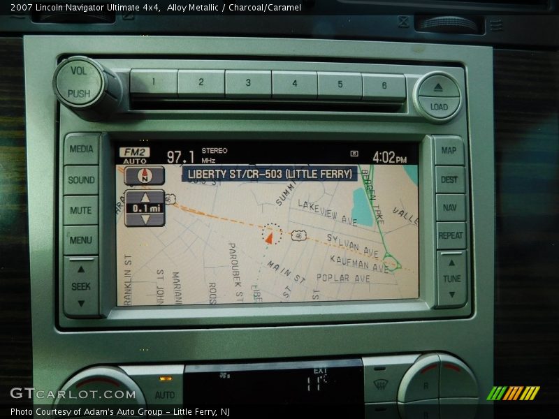 Alloy Metallic / Charcoal/Caramel 2007 Lincoln Navigator Ultimate 4x4