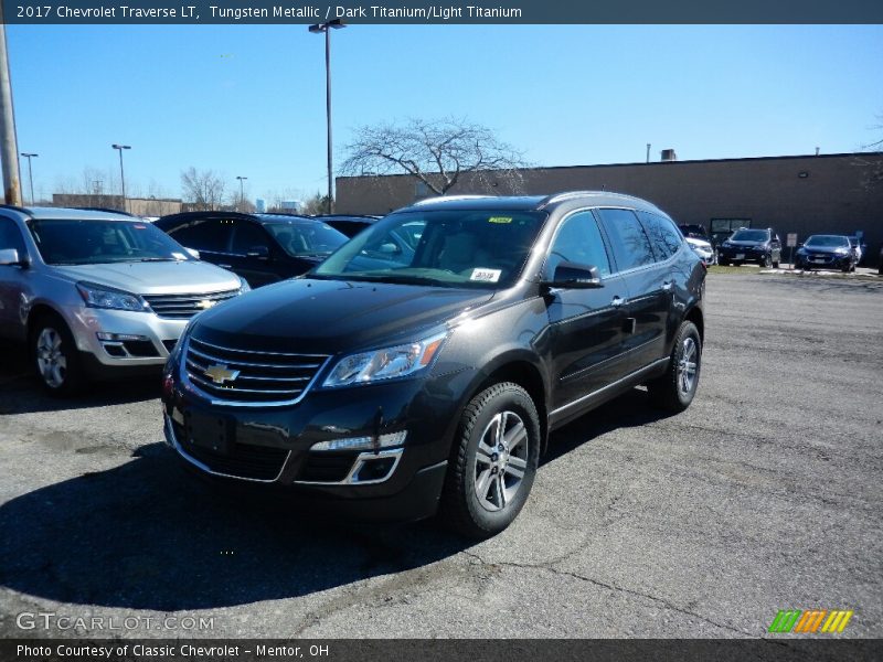 Tungsten Metallic / Dark Titanium/Light Titanium 2017 Chevrolet Traverse LT