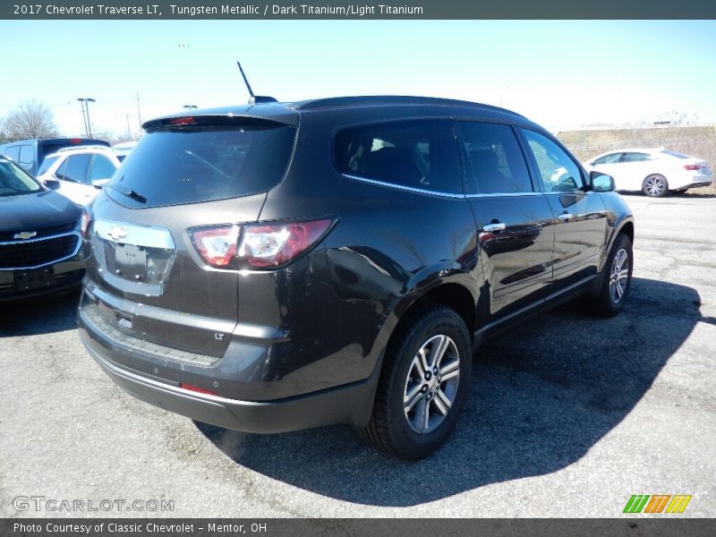 Tungsten Metallic / Dark Titanium/Light Titanium 2017 Chevrolet Traverse LT