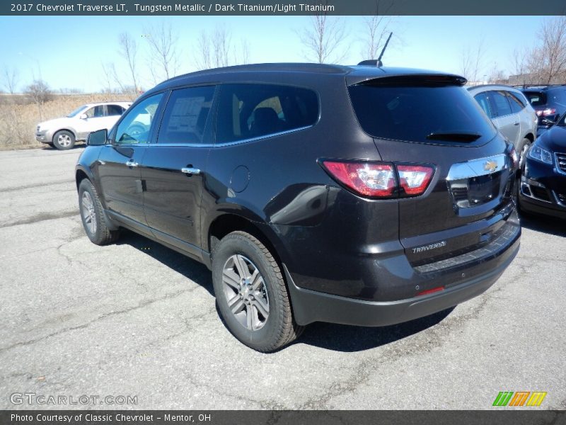 Tungsten Metallic / Dark Titanium/Light Titanium 2017 Chevrolet Traverse LT