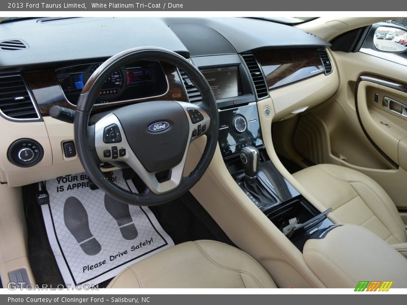 White Platinum Tri-Coat / Dune 2013 Ford Taurus Limited