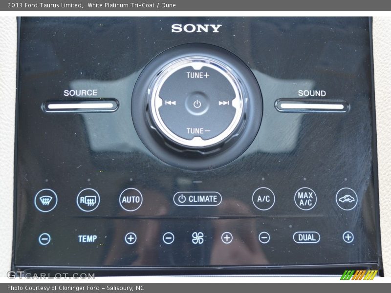 White Platinum Tri-Coat / Dune 2013 Ford Taurus Limited