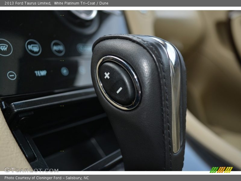 White Platinum Tri-Coat / Dune 2013 Ford Taurus Limited