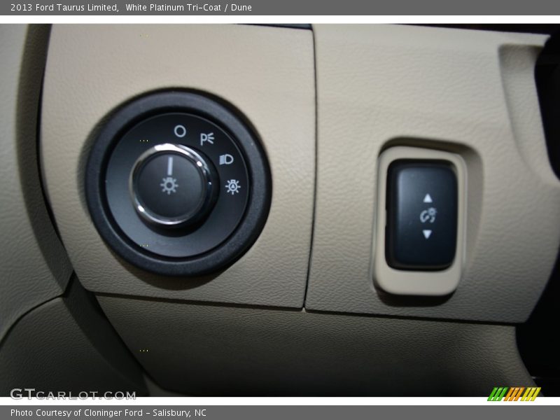 White Platinum Tri-Coat / Dune 2013 Ford Taurus Limited