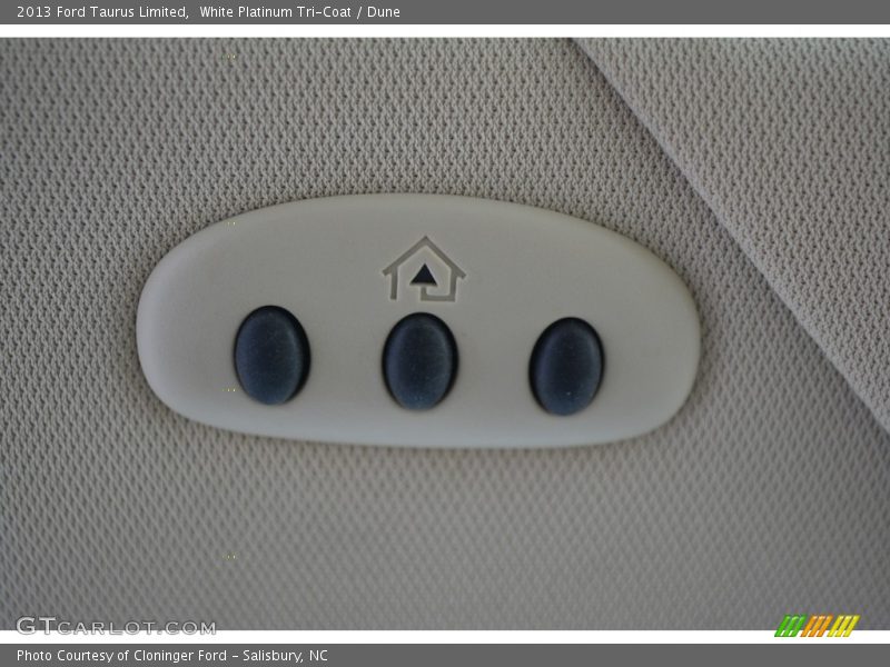 White Platinum Tri-Coat / Dune 2013 Ford Taurus Limited