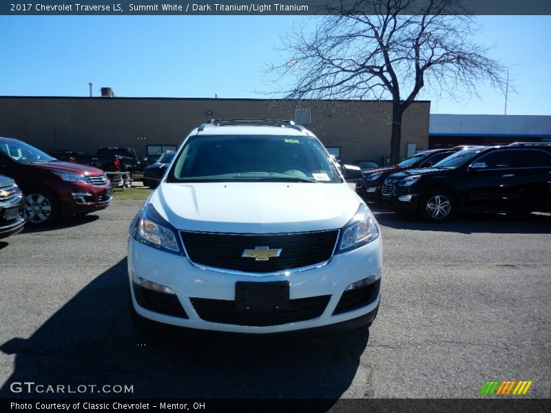 Summit White / Dark Titanium/Light Titanium 2017 Chevrolet Traverse LS