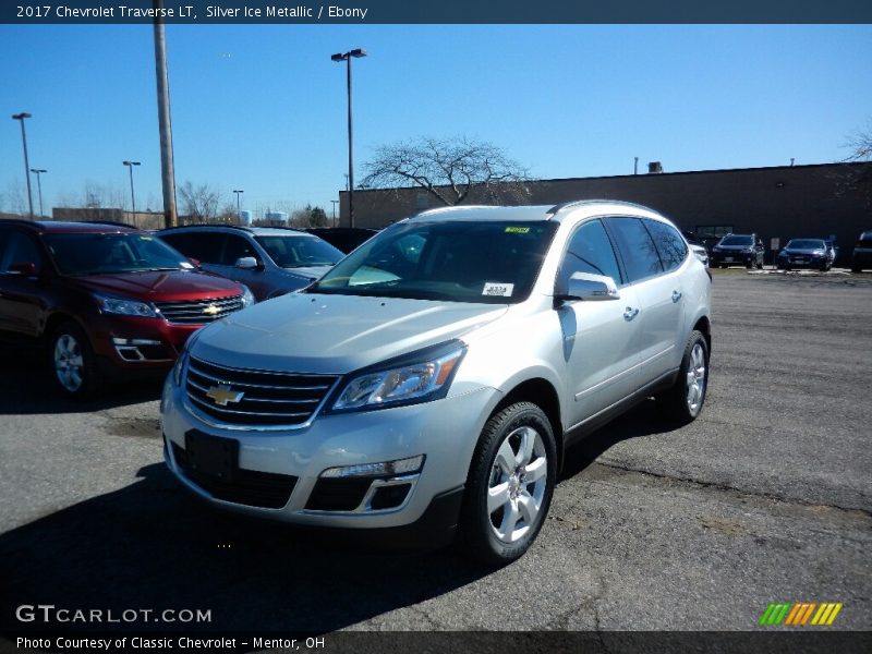 Silver Ice Metallic / Ebony 2017 Chevrolet Traverse LT