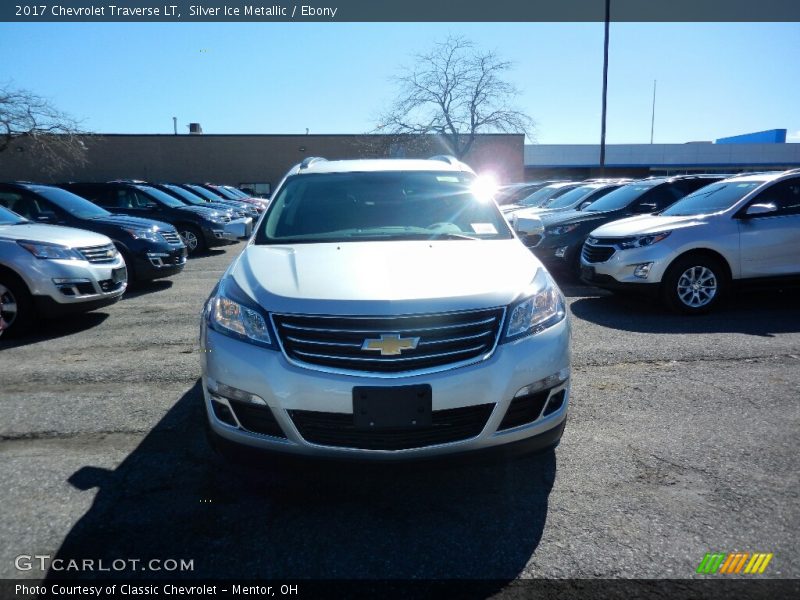 Silver Ice Metallic / Ebony 2017 Chevrolet Traverse LT