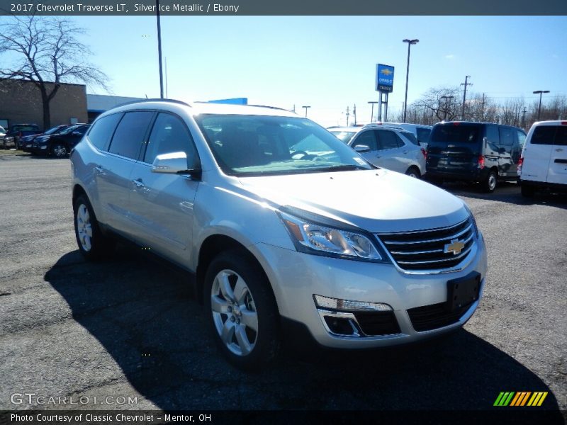 Silver Ice Metallic / Ebony 2017 Chevrolet Traverse LT