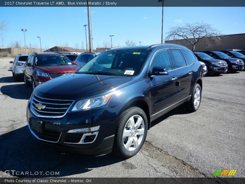 Blue Velvet Metallic / Ebony 2017 Chevrolet Traverse LT AWD