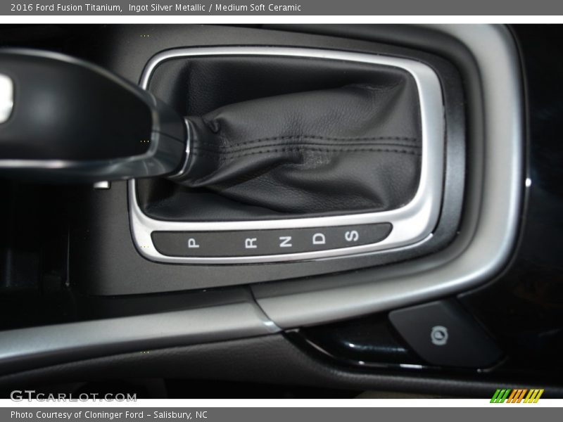 Ingot Silver Metallic / Medium Soft Ceramic 2016 Ford Fusion Titanium