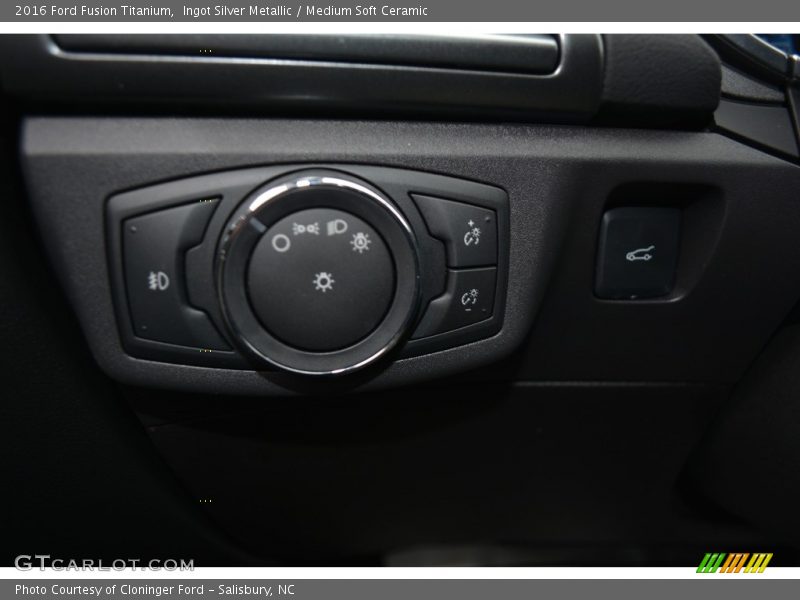 Ingot Silver Metallic / Medium Soft Ceramic 2016 Ford Fusion Titanium