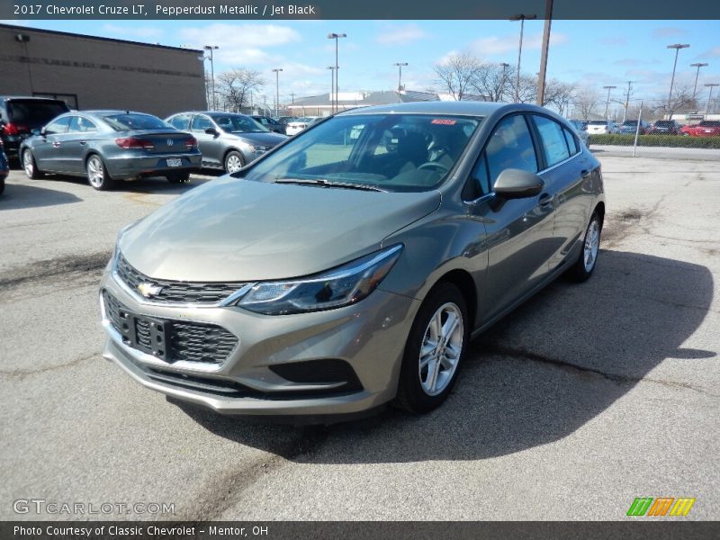 Pepperdust Metallic / Jet Black 2017 Chevrolet Cruze LT