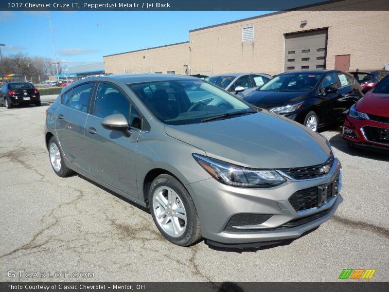 Pepperdust Metallic / Jet Black 2017 Chevrolet Cruze LT