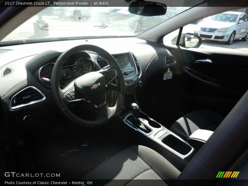 Pepperdust Metallic / Jet Black 2017 Chevrolet Cruze LT