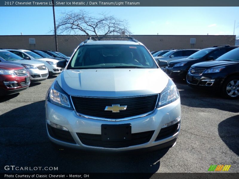 Silver Ice Metallic / Dark Titanium/Light Titanium 2017 Chevrolet Traverse LS