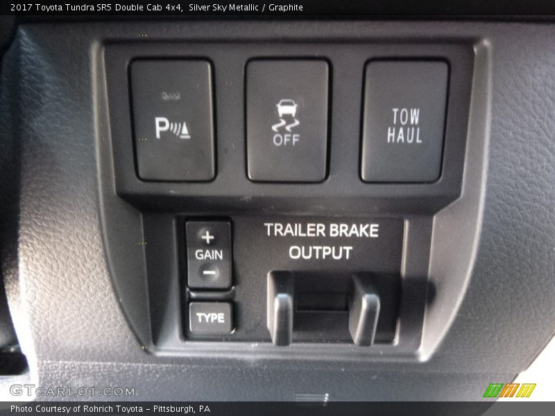 Silver Sky Metallic / Graphite 2017 Toyota Tundra SR5 Double Cab 4x4