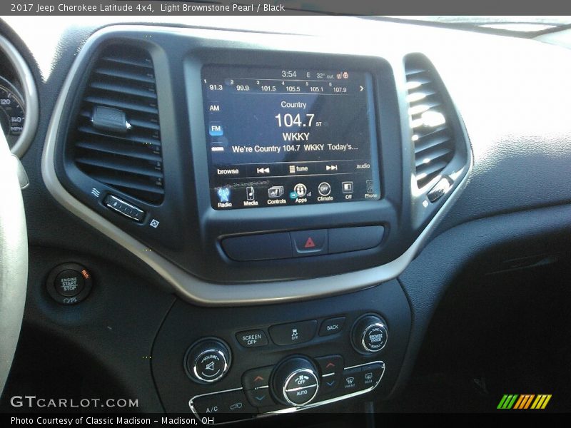 Light Brownstone Pearl / Black 2017 Jeep Cherokee Latitude 4x4