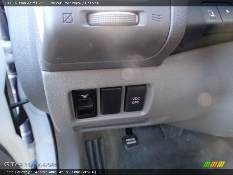 Winter Frost White / Charcoal 2010 Nissan Altima 2.5 S