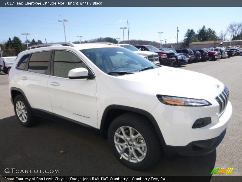 Bright White / Black 2017 Jeep Cherokee Latitude 4x4