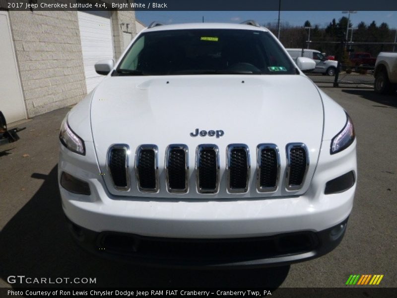 Bright White / Black 2017 Jeep Cherokee Latitude 4x4