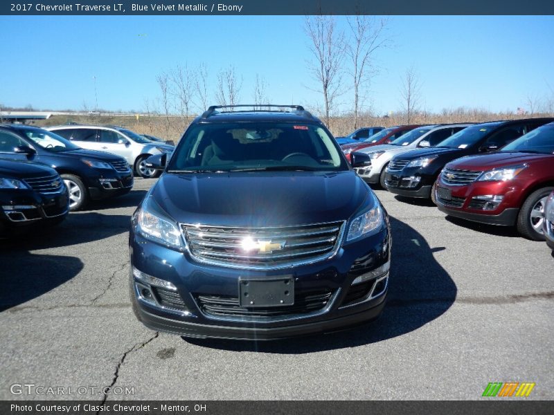 Blue Velvet Metallic / Ebony 2017 Chevrolet Traverse LT