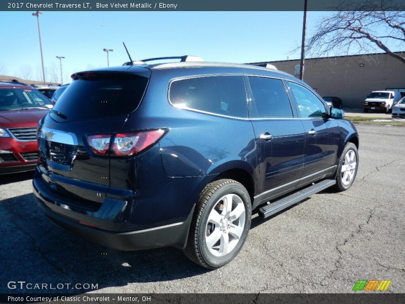 Blue Velvet Metallic / Ebony 2017 Chevrolet Traverse LT