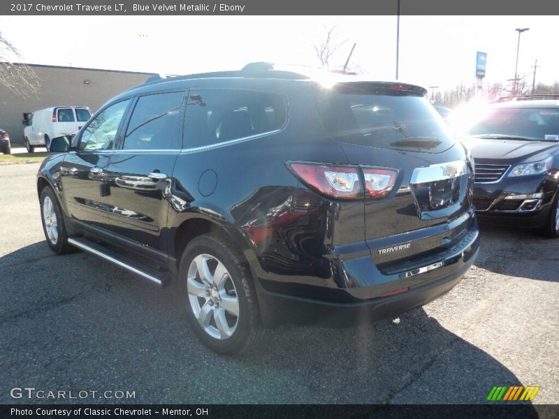 Blue Velvet Metallic / Ebony 2017 Chevrolet Traverse LT