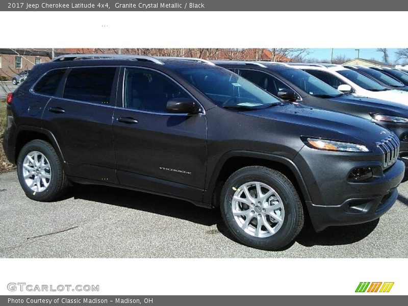 Granite Crystal Metallic / Black 2017 Jeep Cherokee Latitude 4x4