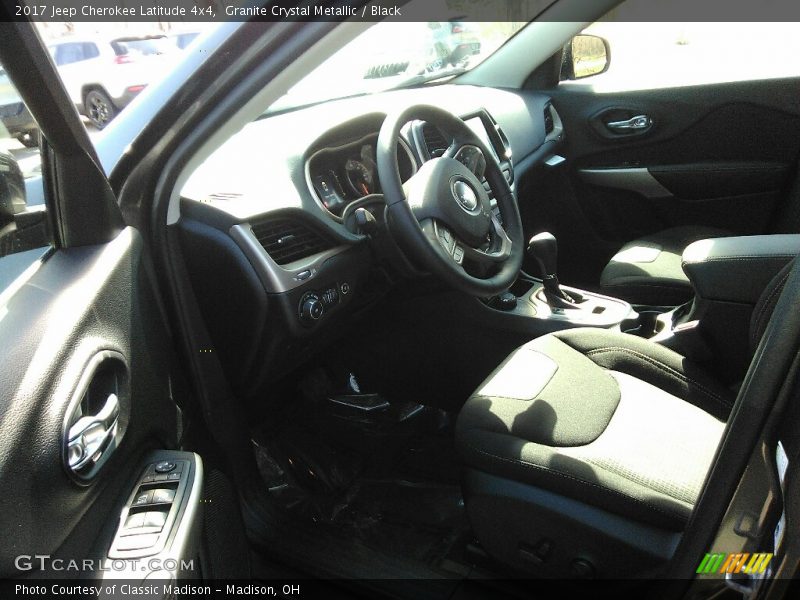 Granite Crystal Metallic / Black 2017 Jeep Cherokee Latitude 4x4