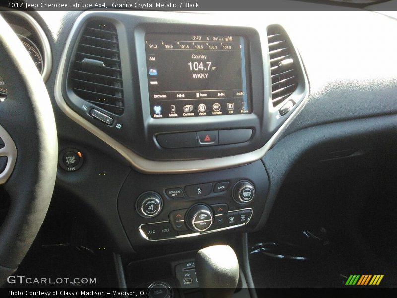 Granite Crystal Metallic / Black 2017 Jeep Cherokee Latitude 4x4