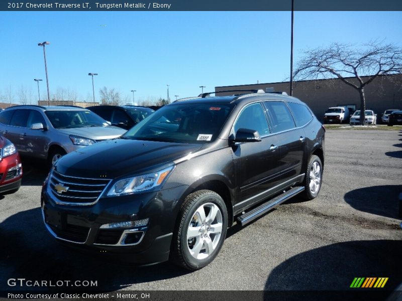 Tungsten Metallic / Ebony 2017 Chevrolet Traverse LT