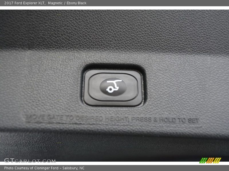 Magnetic / Ebony Black 2017 Ford Explorer XLT