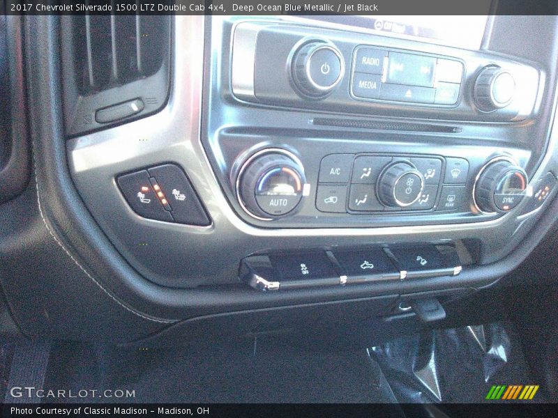 Deep Ocean Blue Metallic / Jet Black 2017 Chevrolet Silverado 1500 LTZ Double Cab 4x4