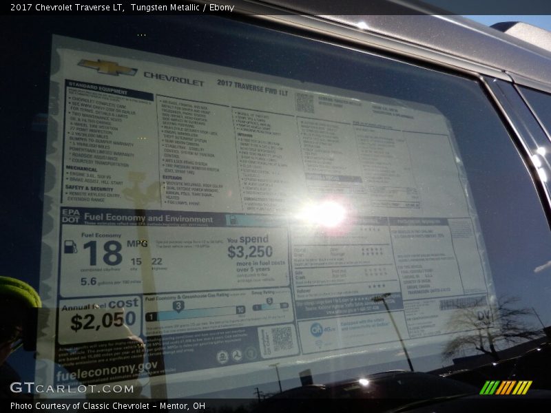 Tungsten Metallic / Ebony 2017 Chevrolet Traverse LT