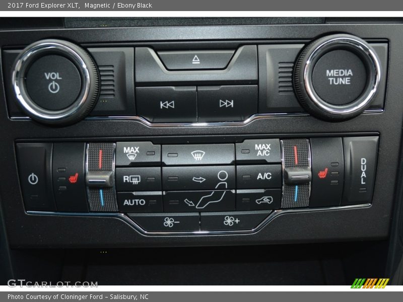 Controls of 2017 Explorer XLT
