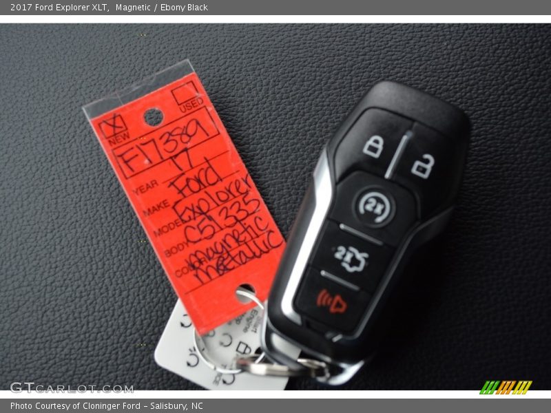 Magnetic / Ebony Black 2017 Ford Explorer XLT