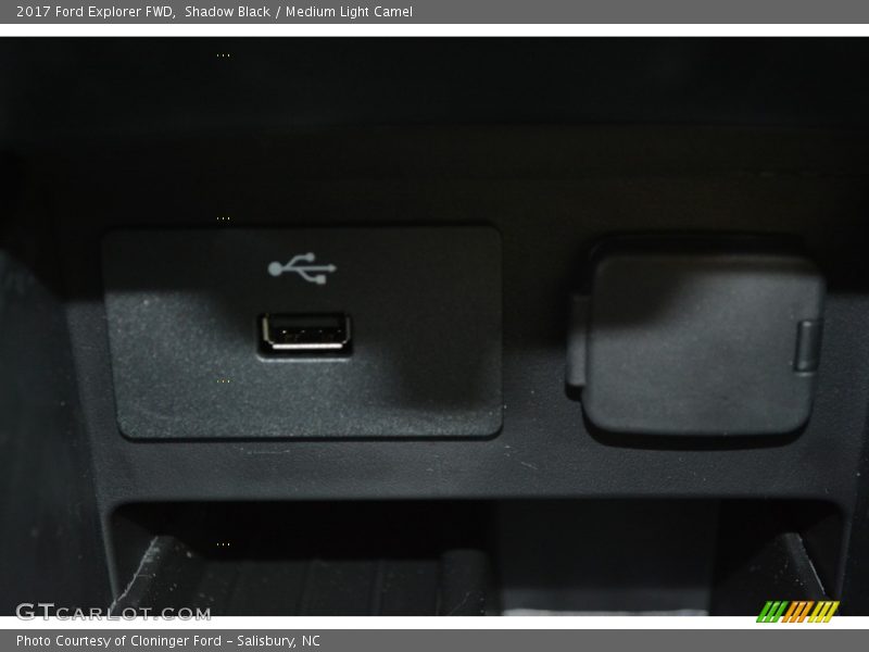 Shadow Black / Medium Light Camel 2017 Ford Explorer FWD